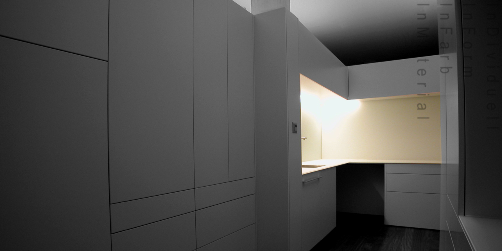 KLARE LINIEN IN REINER FORM